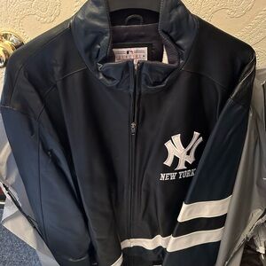 Genuine Leather Men’s NY Yankees jacket. Size XXL